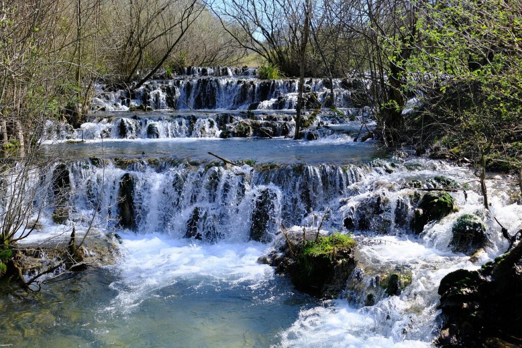 ボリュームアップに最適な40代向けの髪型は？