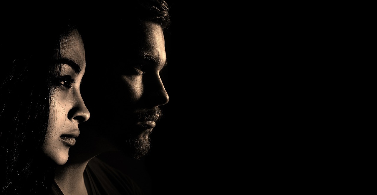 表情筋を鍛える顔ヨガの効果とは？