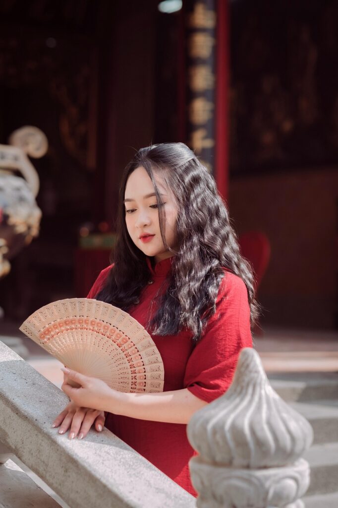 アラフォーに最適なファンデーションが選べない悩みを解消する方法は？