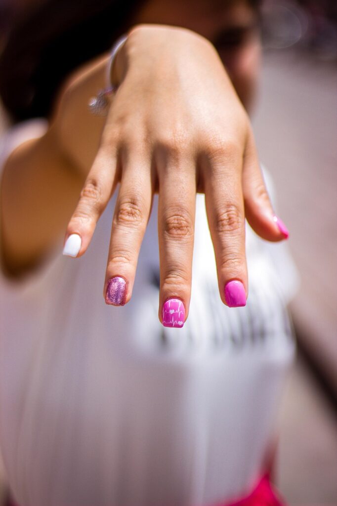 手のシミを隠すための効果的なケア方法は？