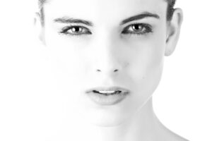 クレンジングミルクとオイル、敏感肌にはどっちが良い？